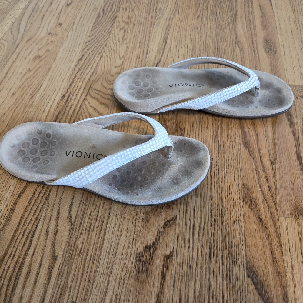 38 Vionic Leather Sandals - Picture 2 of 5